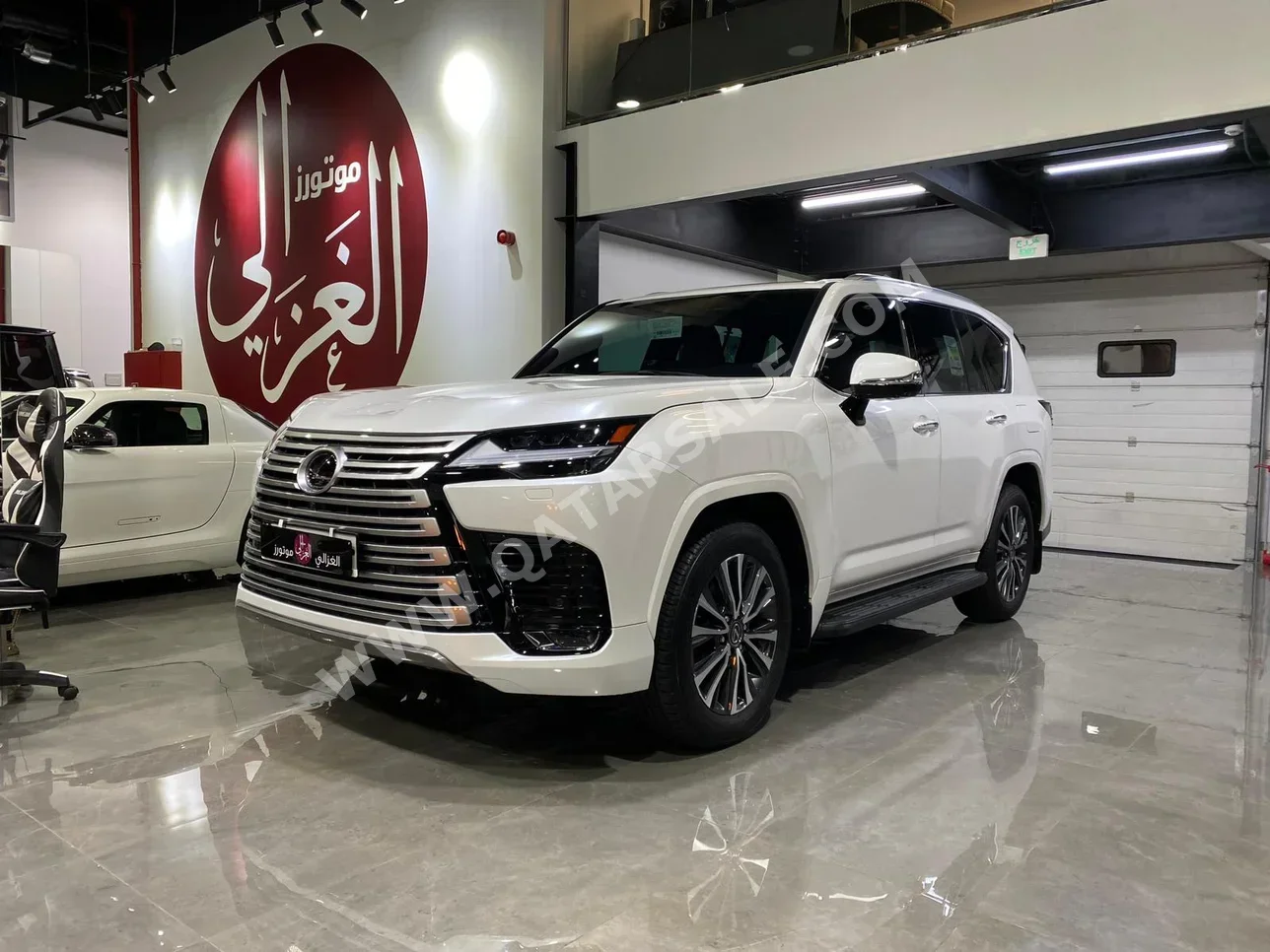 Lexus  LX  600 Luxury  2024  Automatic  3,000 Km  6 Cylinder  Four Wheel Drive (4WD)  SUV  White  With Warranty