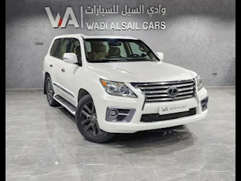 Lexus  LX  570 S  2014  Automatic  471,000 Km  8 Cylinder  Four Wheel Drive (4WD)  SUV  White