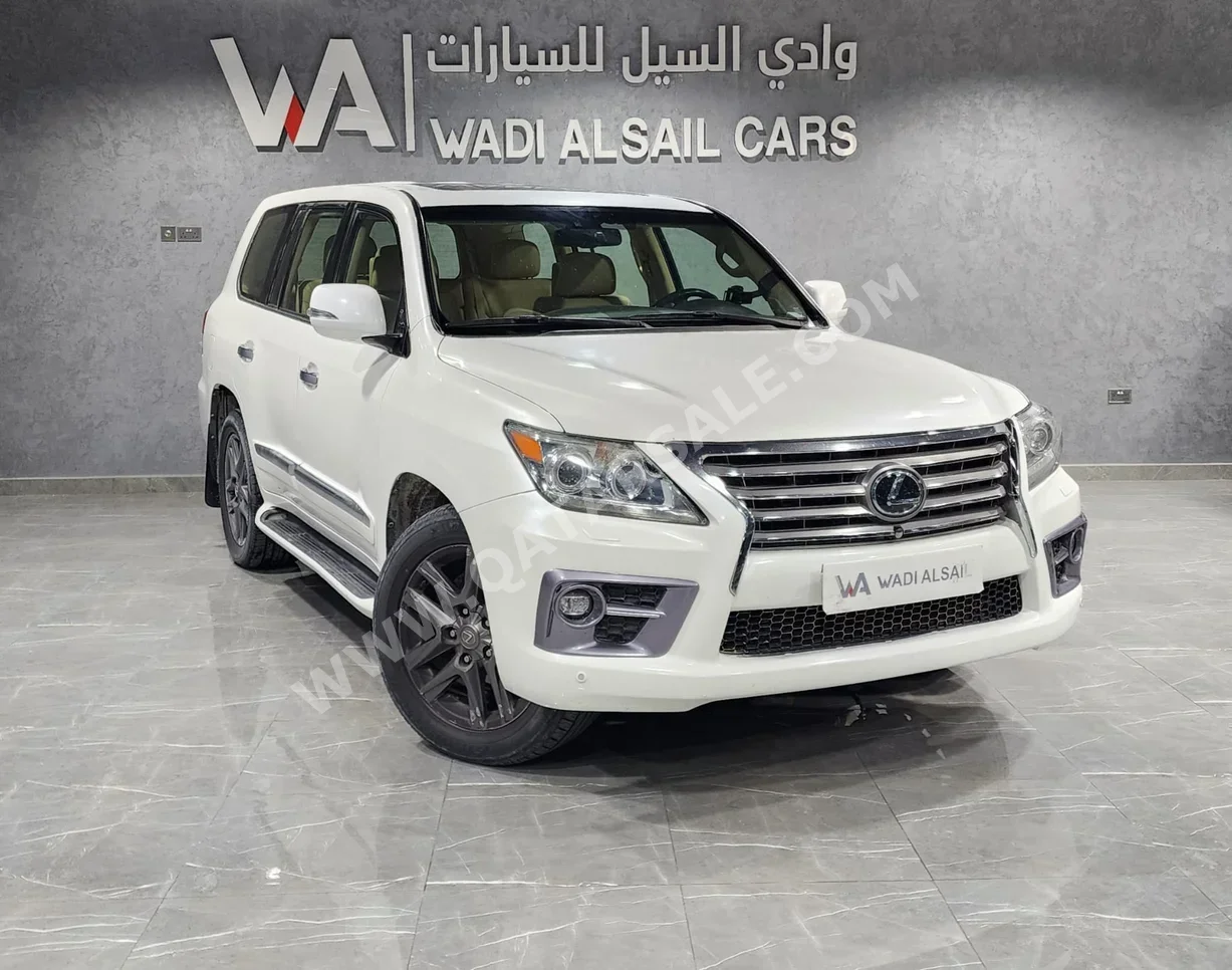 Lexus  LX  570 S  2014  Automatic  471,000 Km  8 Cylinder  Four Wheel Drive (4WD)  SUV  White