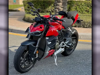 Ducati  Streetfighter V4S -  2022 - Color Red -  Warranty