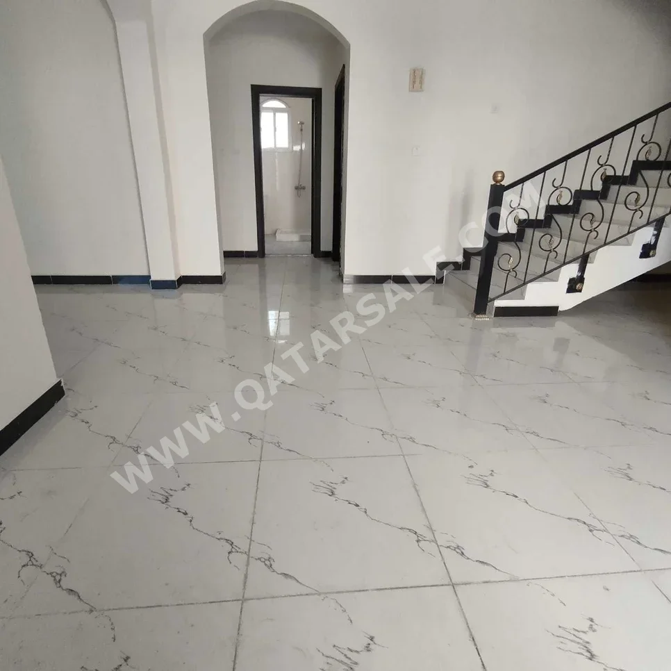 Compound  - Not Furnished  - Al Rayyan  - Ain Khaled  - 6 Bedrooms