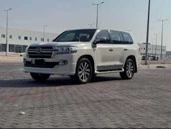 Toyota  Land Cruiser  VXR  2019  Automatic  87,000 Km  8 Cylinder  Four Wheel Drive (4WD)  SUV  White