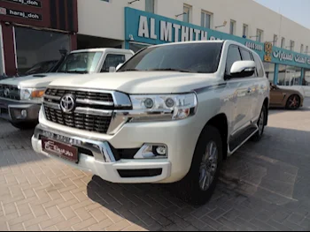 Toyota  Land Cruiser  GXR  2021  Automatic  82,000 Km  8 Cylinder  Four Wheel Drive (4WD)  SUV  White