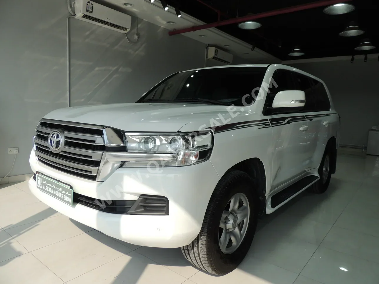 Toyota  Land Cruiser  GXR  2020  Automatic  183,000 Km  6 Cylinder  Four Wheel Drive (4WD)  SUV  White