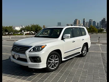  Lexus  LX  570  2015  Automatic  139,000 Km  8 Cylinder  Four Wheel Drive (4WD)  SUV  White  With Warranty