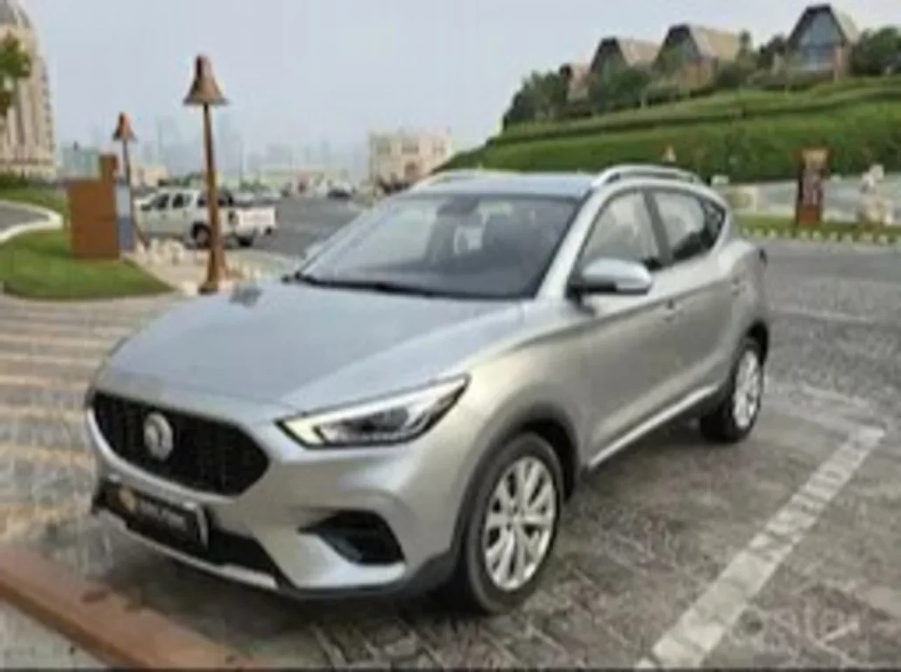 MG  ZS  4 Cylinder  SUV 2x4  Silver  2022