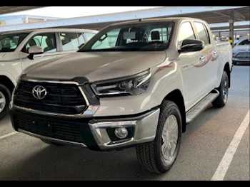 Toyota  Hilux  SR5  2025  Automatic  0 Km  4 Cylinder  Four Wheel Drive (4WD)  Pick Up  White  With Warranty