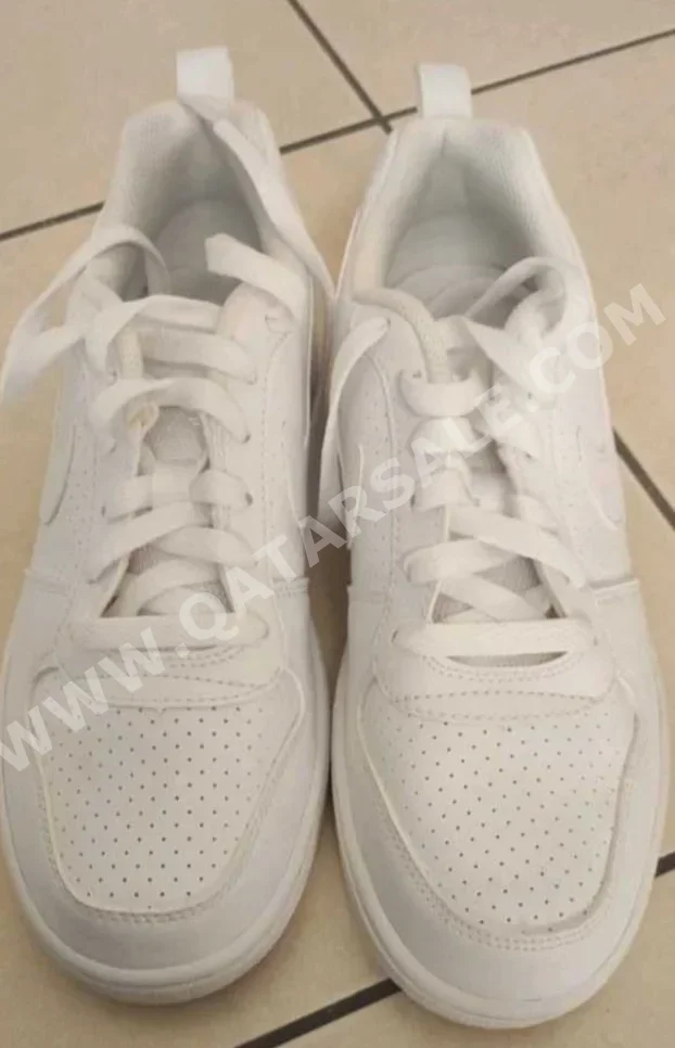 Shoes Nike  White Size 38  Qatar  Men