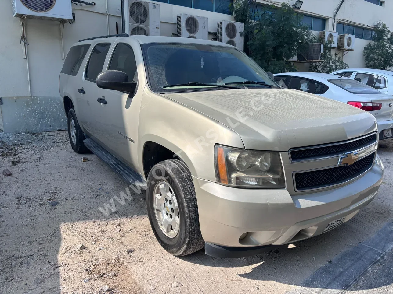 Chevrolet  Suburban  LT  2013  Automatic  360,000 Km  8 Cylinder  Four Wheel Drive (4WD)  SUV  Beige