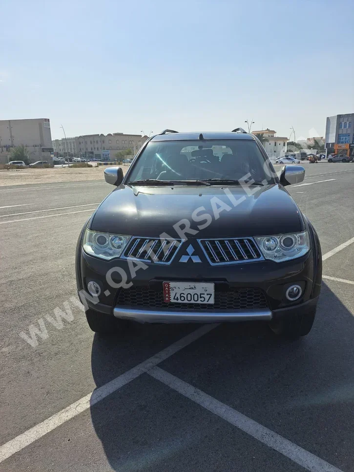 Mitsubishi  Pajero  Sport  2010  Automatic  295,000 Km  6 Cylinder  Rear Wheel Drive (RWD)  SUV  Black