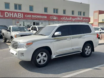 Toyota  Land Cruiser  VXR  2013  Automatic  282,000 Km  8 Cylinder  Four Wheel Drive (4WD)  SUV  White