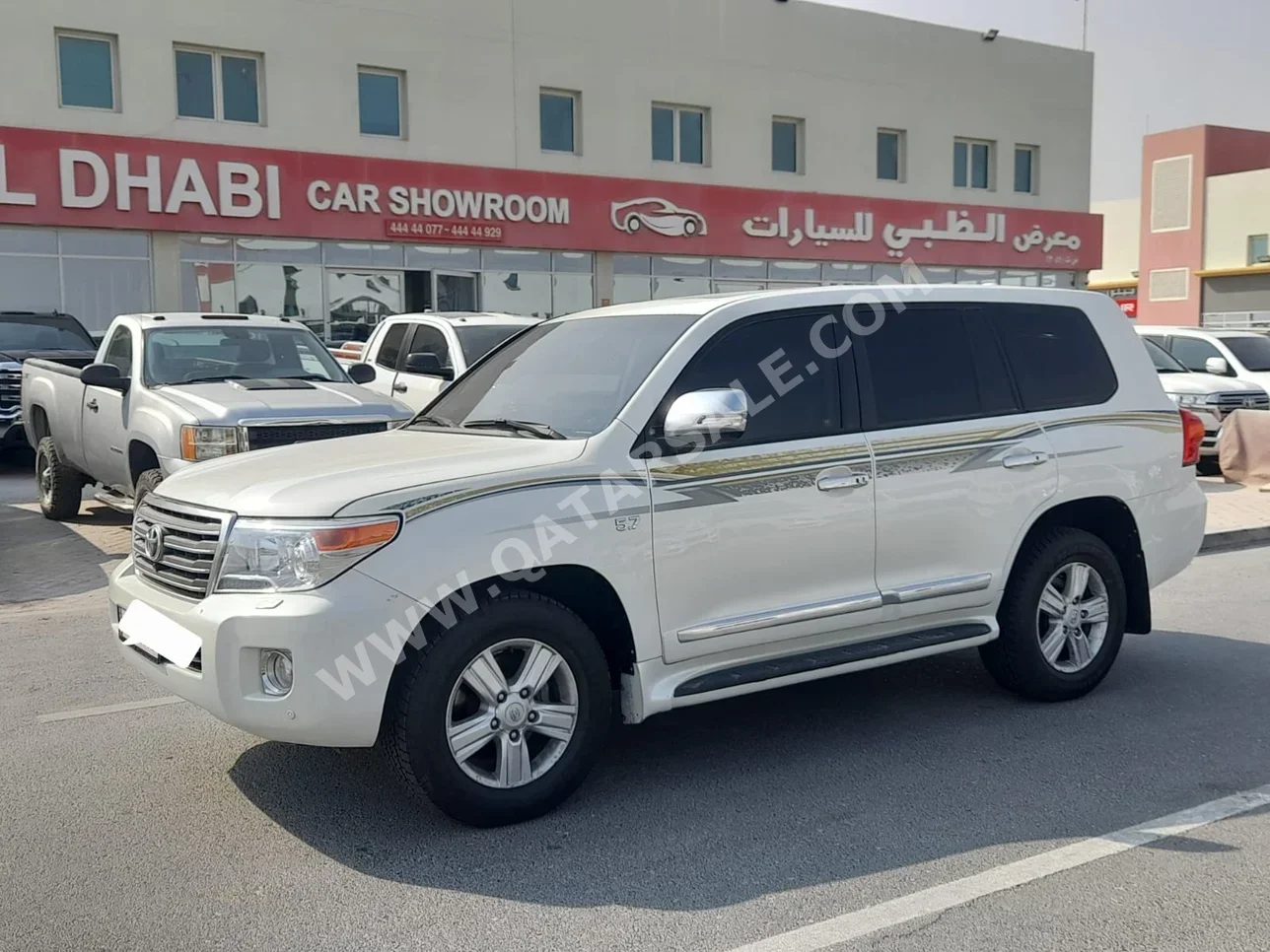 Toyota  Land Cruiser  VXR  2013  Automatic  282,000 Km  8 Cylinder  Four Wheel Drive (4WD)  SUV  White