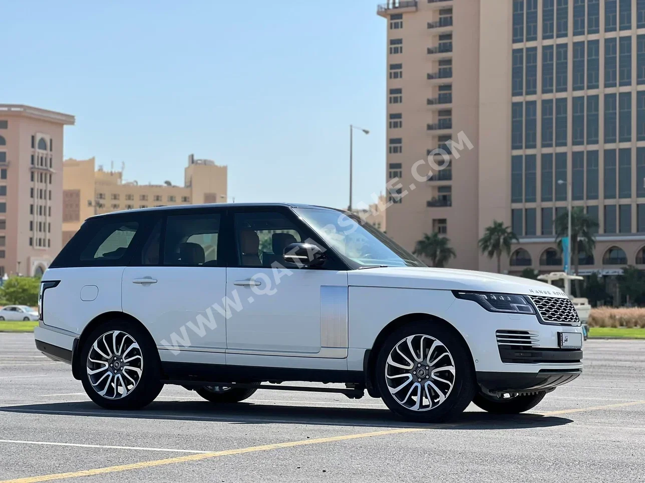 Land Rover  Range Rover Vouge  SUV 4x4  White  2021