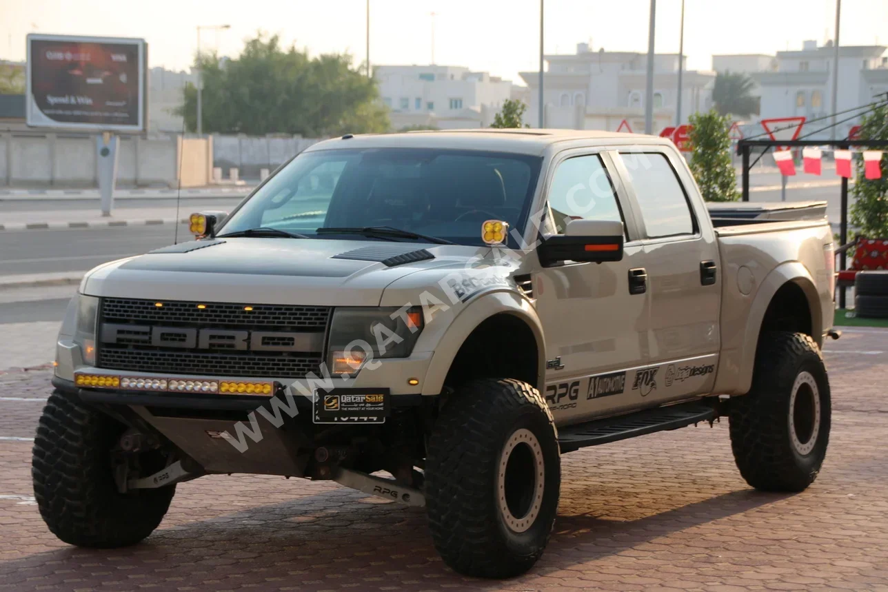 Ford  Raptor  Roche  2013  Automatic  186,000 Km  8 Cylinder  Four Wheel Drive (4WD)  Pick Up  Beige