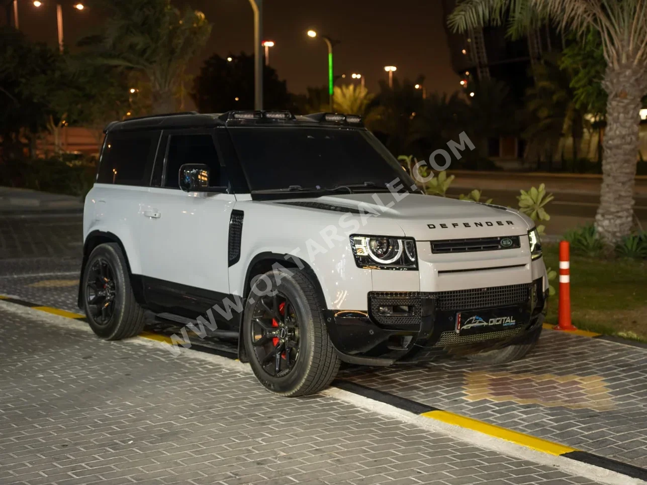 Land Rover  Defender  90  2022  Automatic  100,800 Km  6 Cylinder  Four Wheel Drive (4WD)  SUV  White