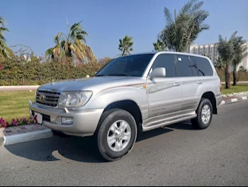 Toyota  Land Cruiser  VXR  2006  Automatic  600,000 Km  8 Cylinder  Four Wheel Drive (4WD)  SUV  Silver