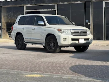 Toyota  Land Cruiser  VXR  2015  Automatic  245,000 Km  8 Cylinder  Four Wheel Drive (4WD)  SUV  White