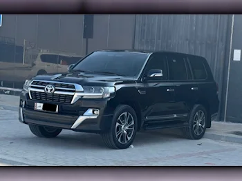 Toyota  Land Cruiser  GXR- Grand Touring  2021  Automatic  140,000 Km  8 Cylinder  Four Wheel Drive (4WD)  SUV  Black