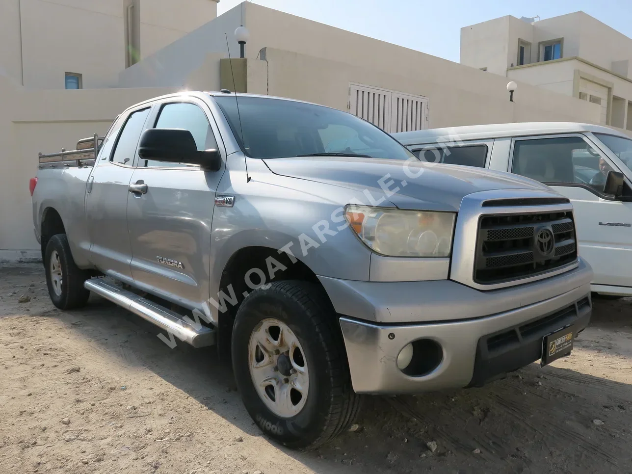 Toyota  Tundra  2012  Automatic  248,000 Km  8 Cylinder  Four Wheel Drive (4WD)  Pick Up  Silver