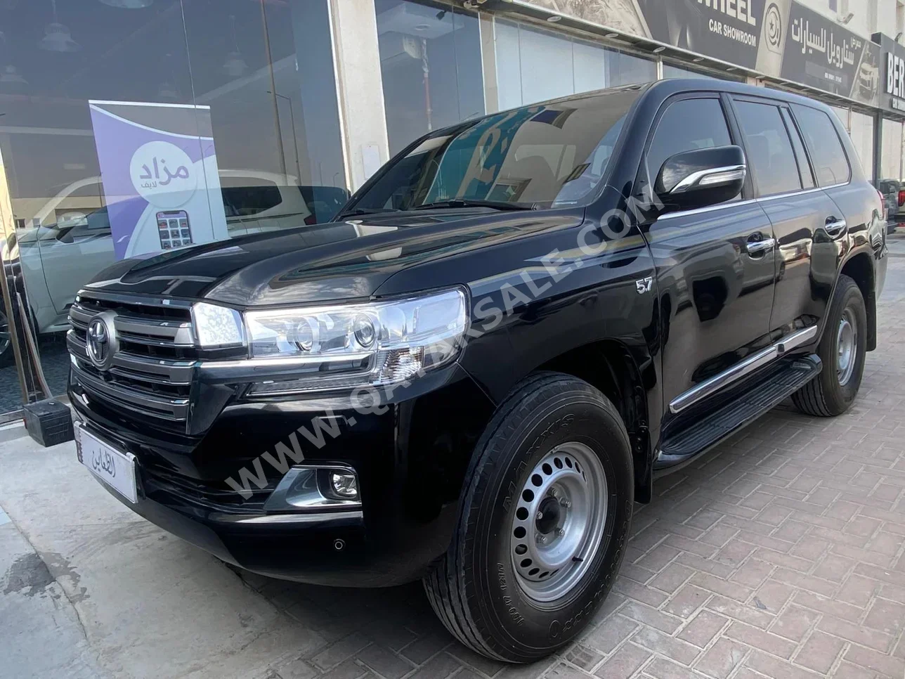 Toyota  Land Cruiser  VXR  2014  Automatic  390,000 Km  8 Cylinder  Four Wheel Drive (4WD)  SUV  Black