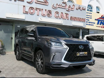 Lexus  LX  570  2017  Automatic  120,000 Km  8 Cylinder  Four Wheel Drive (4WD)  SUV  Gray