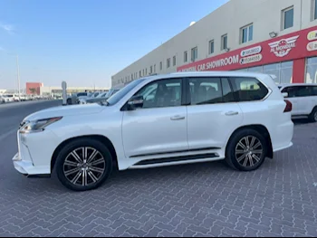 Lexus  LX  570 S  2017  Automatic  236,000 Km  8 Cylinder  Four Wheel Drive (4WD)  SUV  White