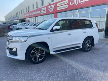 Toyota  Land Cruiser  VXR- Grand Touring S  2020  Automatic  290,000 Km  8 Cylinder  Four Wheel Drive (4WD)  SUV  White