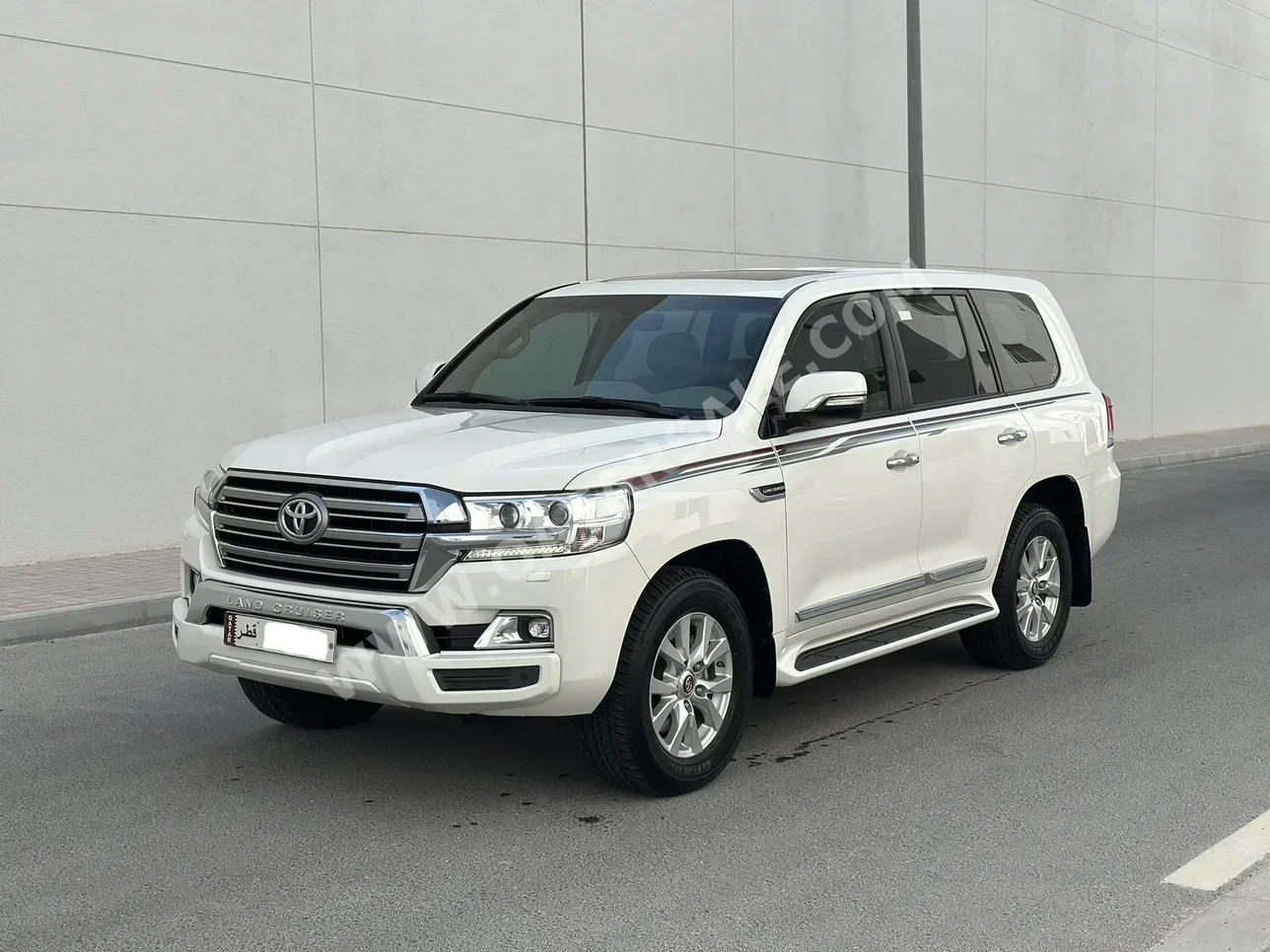 Toyota  Land Cruiser  GXR  2021  Automatic  93,000 Km  8 Cylinder  Four Wheel Drive (4WD)  SUV  White