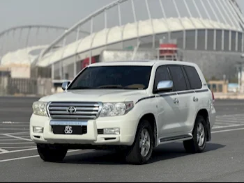 Toyota  Land Cruiser  VXR  2011  Automatic  357,000 Km  8 Cylinder  Four Wheel Drive (4WD)  SUV  White