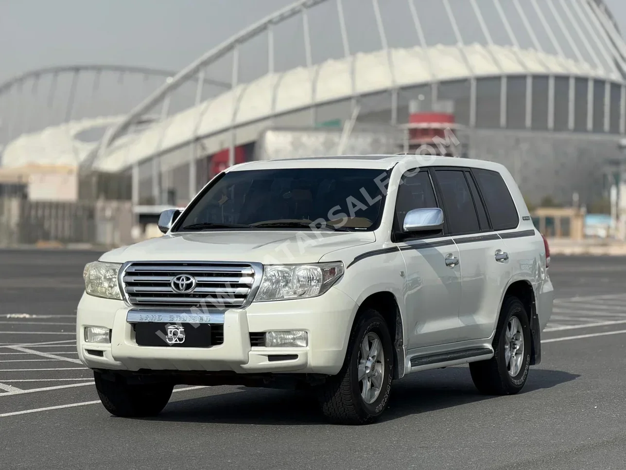 Toyota  Land Cruiser  VXR  2011  Automatic  357,000 Km  8 Cylinder  Four Wheel Drive (4WD)  SUV  White