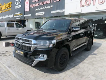 Toyota  Land Cruiser  GXR- Grand Touring  2021  Automatic  90,000 Km  8 Cylinder  Four Wheel Drive (4WD)  SUV  Black