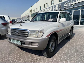 Toyota  Land Cruiser  GXR  2003  Automatic  242,000 Km  6 Cylinder  Four Wheel Drive (4WD)  SUV  White