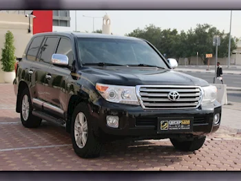 Toyota  Land Cruiser  VXR  2014  Automatic  300,000 Km  8 Cylinder  Four Wheel Drive (4WD)  SUV  Black