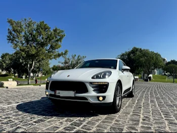 Porsche  Macan  S  2015  Automatic  70,000 Km  6 Cylinder  Four Wheel Drive (4WD)  SUV  White