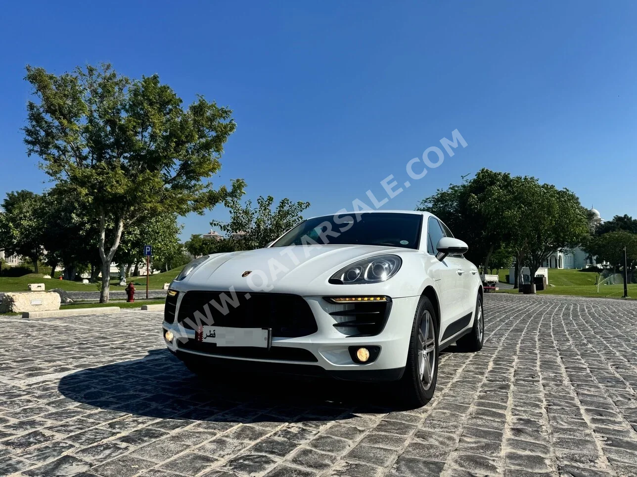 Porsche  Macan  S  2015  Automatic  70,000 Km  6 Cylinder  Four Wheel Drive (4WD)  SUV  White