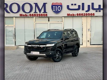 Toyota  Land Cruiser  GR Sport Twin Turbo  2023  Automatic  60,000 Km  6 Cylinder  Four Wheel Drive (4WD)  SUV  Black  With Warranty