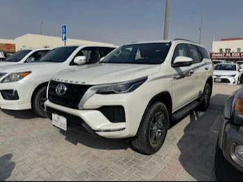 Toyota  Fortuner  2021  Automatic  85,000 Km  4 Cylinder  Four Wheel Drive (4WD)  SUV  White