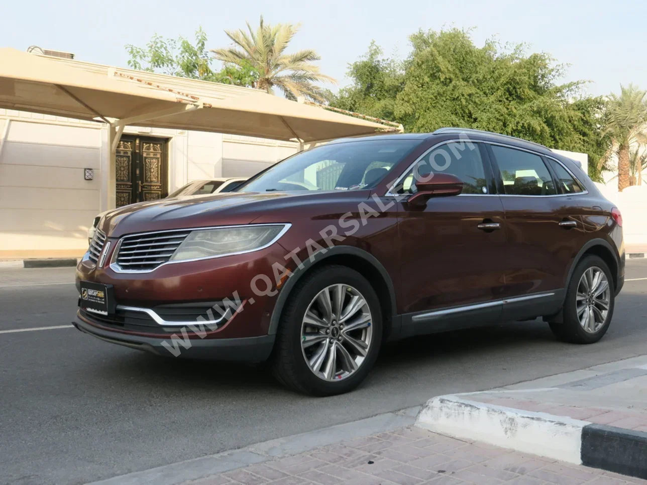  Lincoln  MKX  2016  Automatic  96,000 Km  6 Cylinder  Four Wheel Drive (4WD)  SUV  Maroon  With Warranty