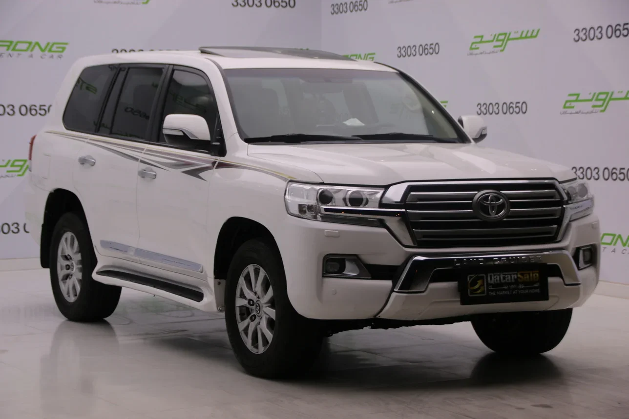 Toyota  Land Cruiser  GXR  2018  Automatic  174,000 Km  8 Cylinder  Four Wheel Drive (4WD)  SUV  White