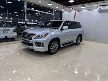 Lexus  LX  570 S  2015  Automatic  159,000 Km  8 Cylinder  Four Wheel Drive (4WD)  SUV  Silver