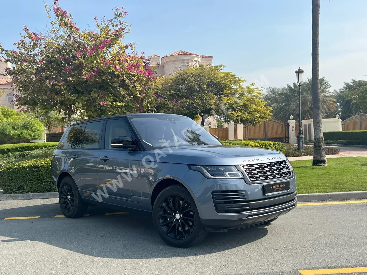 Land Rover  Range Rover  Vogue  2021  Automatic  45,000 Km  8 Cylinder  Four Wheel Drive (4WD)  SUV  Blue