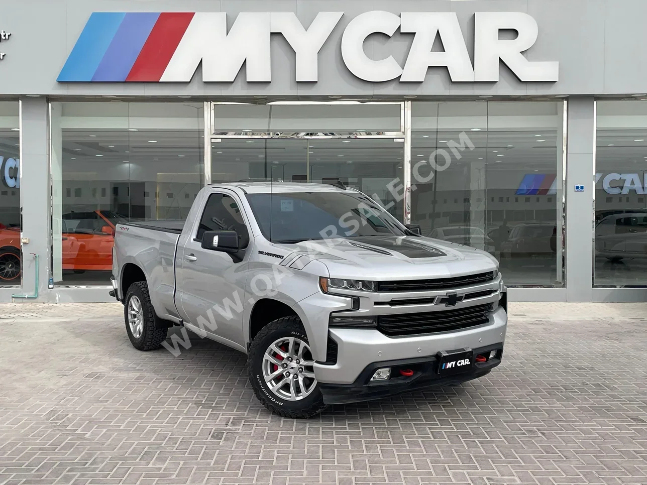 Chevrolet  Silverado  RST  2019  Automatic  81,000 Km  8 Cylinder  Four Wheel Drive (4WD)  Pick Up  Silver