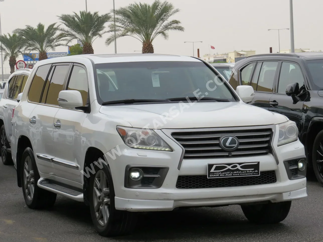 Lexus  LX  570 S  2015  Automatic  343,000 Km  8 Cylinder  Four Wheel Drive (4WD)  SUV  White