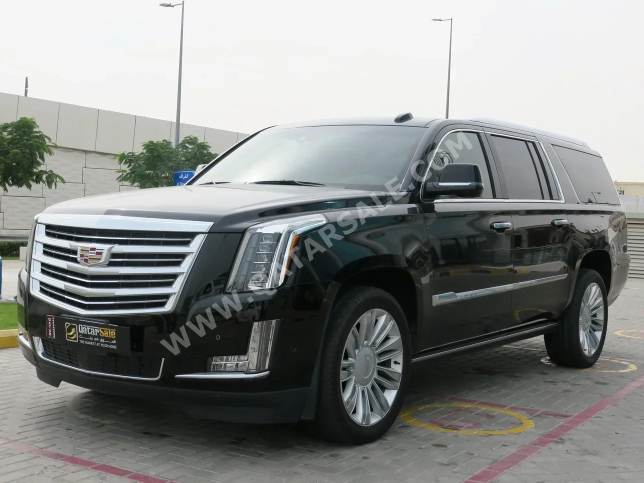 Cadillac  Escalade  Platinum  2018  Automatic  87,000 Km  8 Cylinder  Four Wheel Drive (4WD)  SUV  Black