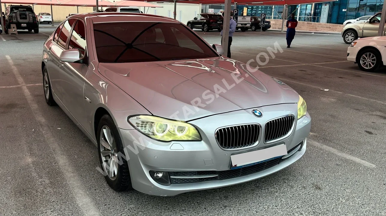 BMW  5-Series  523i  2011  Automatic  200,000 Km  6 Cylinder  Rear Wheel Drive (RWD)  Sedan  Silver