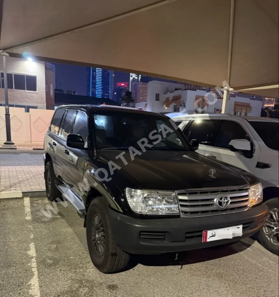 Toyota  Land Cruiser  GX  2006  Manual  300,000 Km  6 Cylinder  Four Wheel Drive (4WD)  SUV  Black