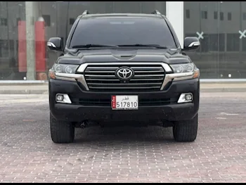 Toyota  Land Cruiser  VXR  2017  Automatic  194,000 Km  8 Cylinder  Four Wheel Drive (4WD)  SUV  Black