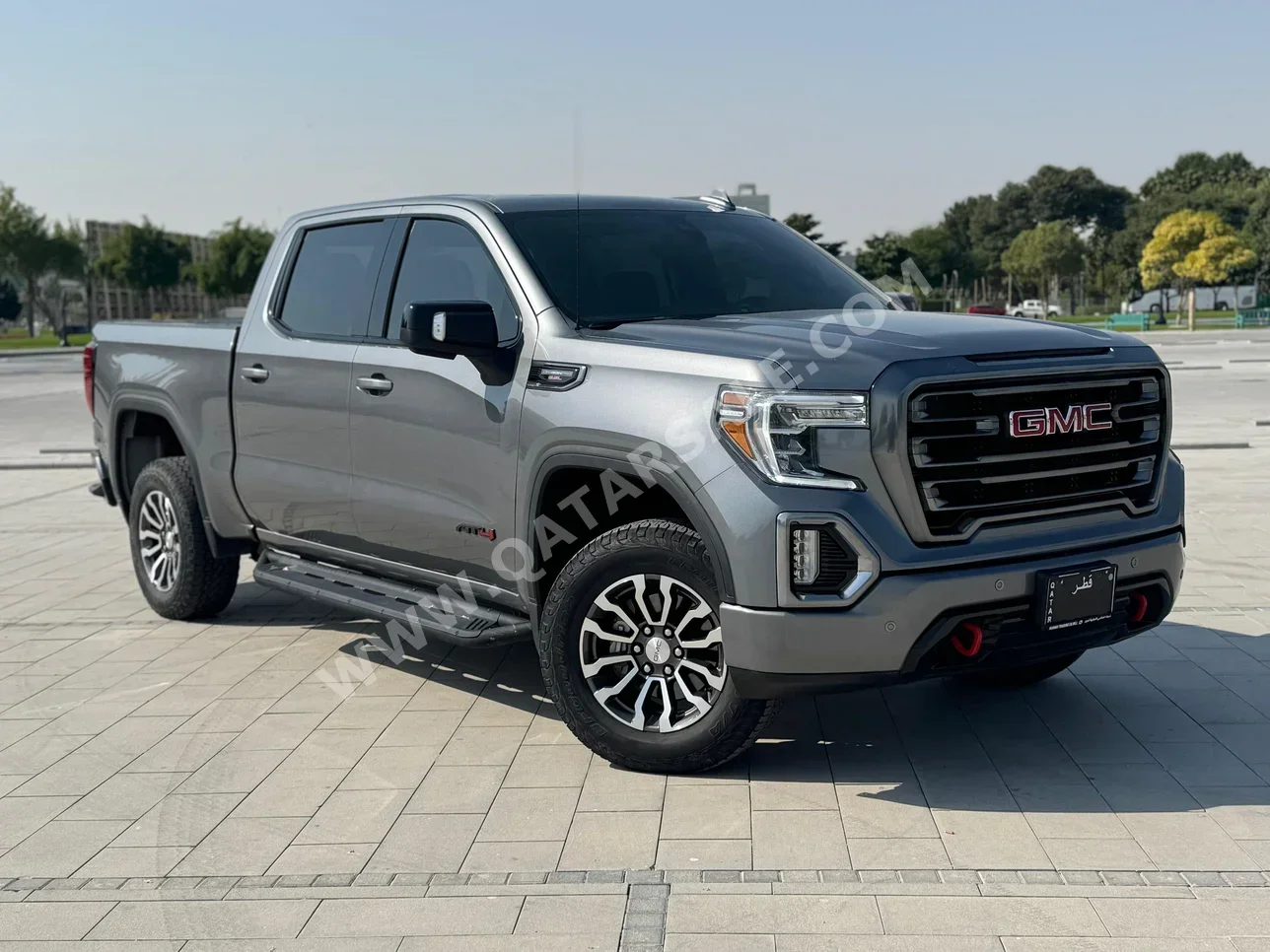 GMC  Sierra  AT4  2021  Automatic  78,000 Km  8 Cylinder  Four Wheel Drive (4WD)  Pick Up  Gray