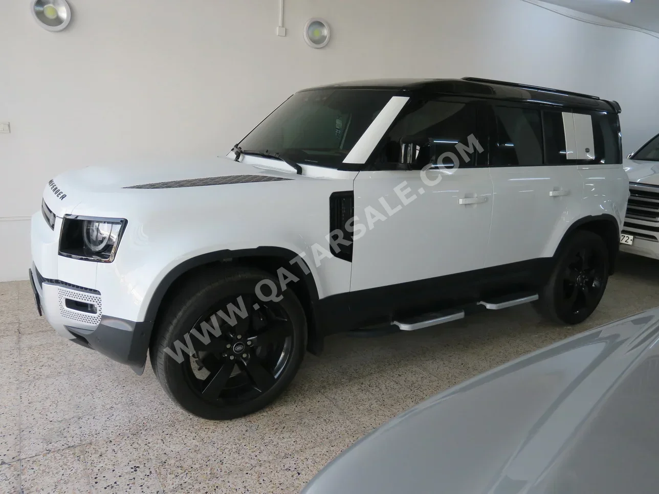 Land Rover  Defender  110  2024  Automatic  14,000 Km  6 Cylinder  Four Wheel Drive (4WD)  SUV  White  With Warranty