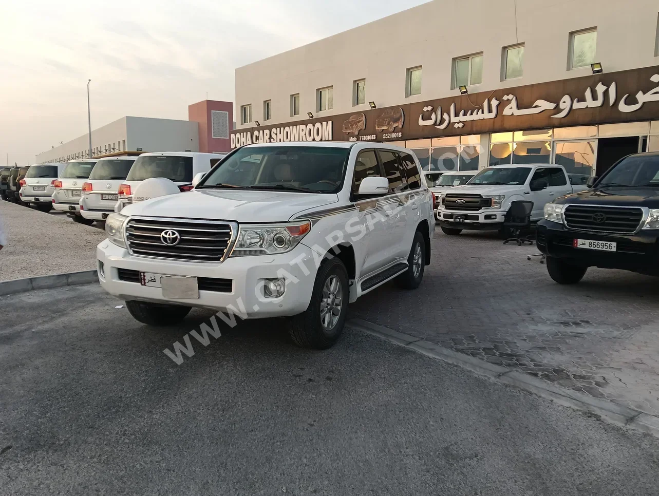 Toyota  Land Cruiser  GXR  2015  Automatic  222,000 Km  6 Cylinder  Four Wheel Drive (4WD)  SUV  White